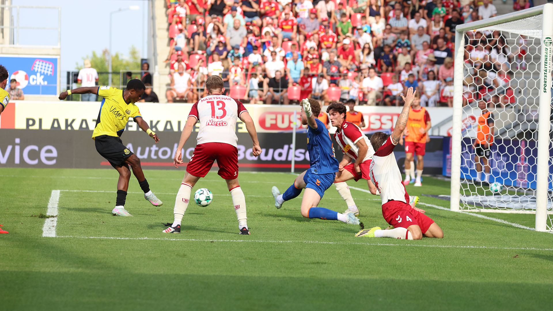 Spiel: SSV Jahn gegen 1. FC Saarbrücken