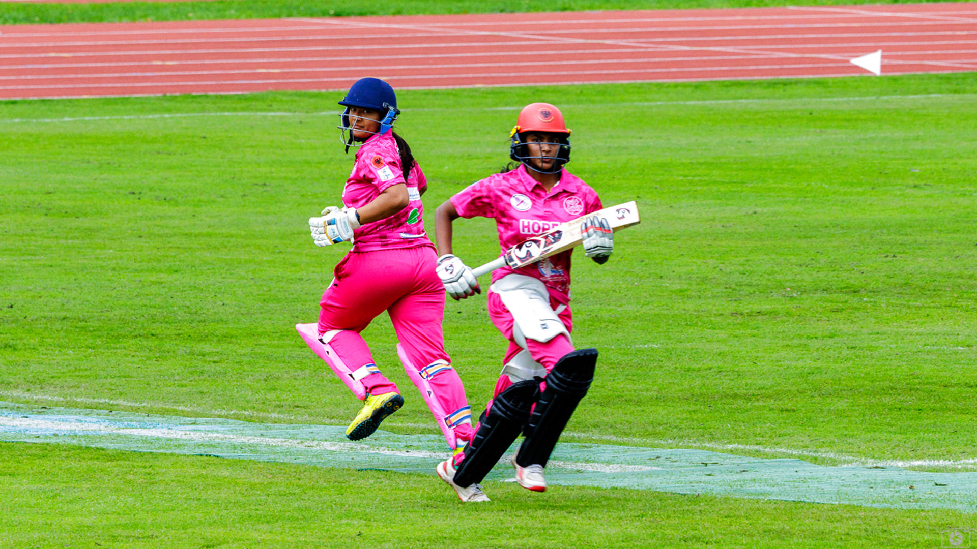 pink lady cricket turnier frauen aus ganz europa setzen zeichen gegen brustkrebs 1