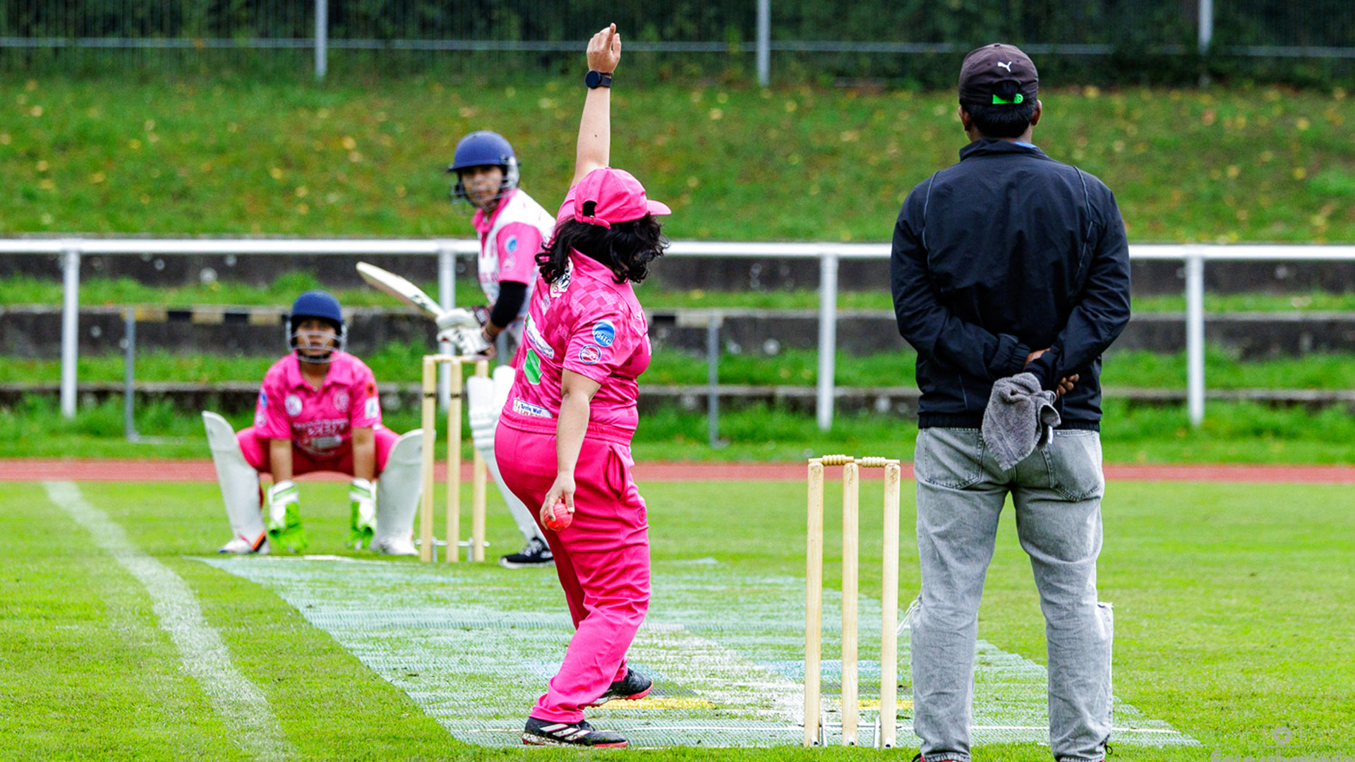 pink lady cricket turnier frauen aus ganz europa setzen zeichen gegen brustkrebs 2