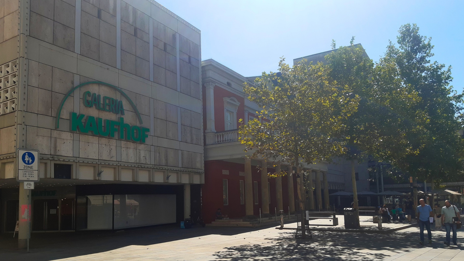 Das leere Kaufhofgebäude am Neupfarrplatz