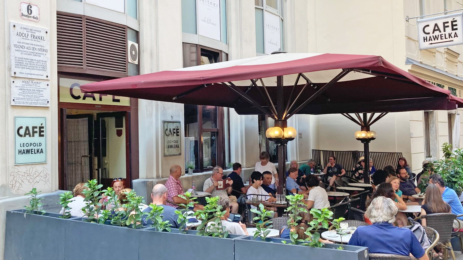 im kaffeehaus wo die alte tradition weiterlebt bild4