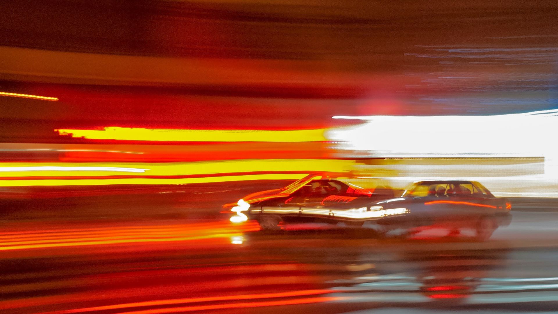Autos und verschwommene Lichter