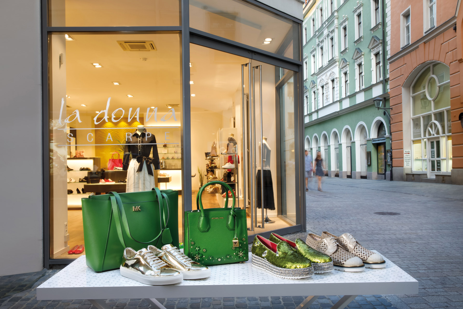 La Donna SCARPE Regensburger Nachrichten News Meldungen Und la-donna-scarpe-regensburger-nachrichten-news-meldungen-und